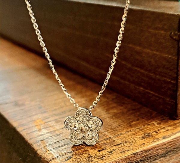 18WGダイヤペンダント