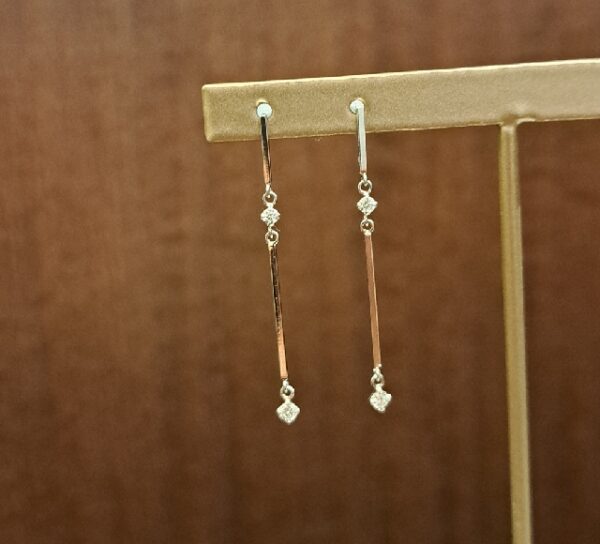 K18ダイヤピアス