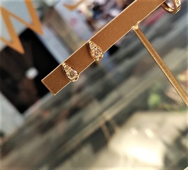 K18ダイヤピアス