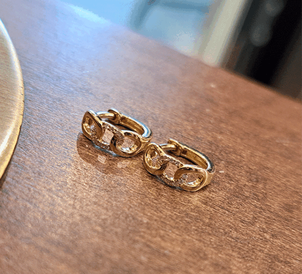 K18ダイヤピアス