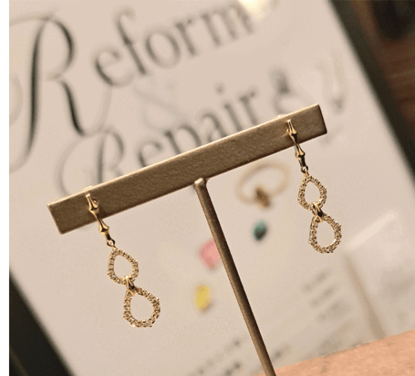 K18ダイヤピアス