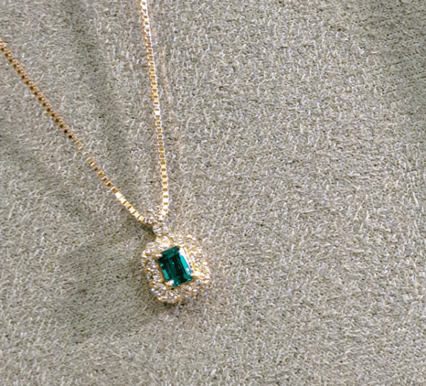 K18エメラルドペンダント