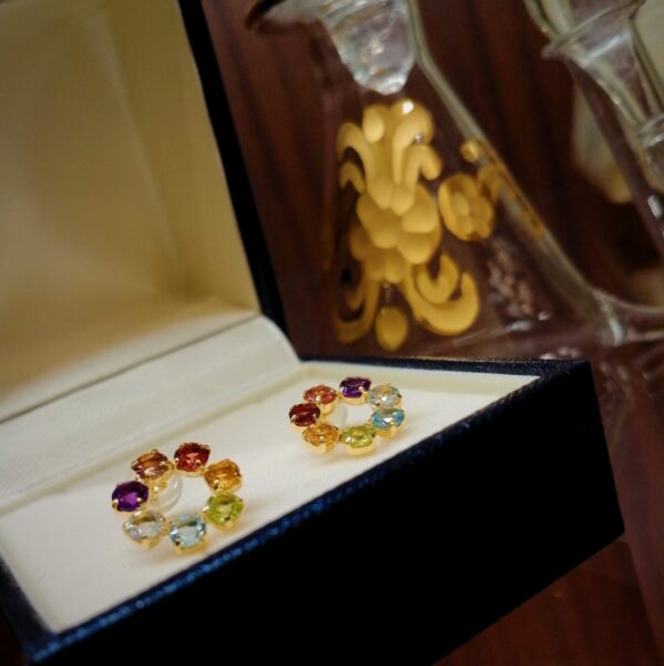 K18マルチカラーピアス