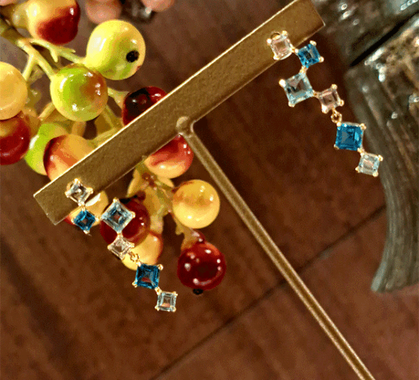 K18WGブルートパーズピアス