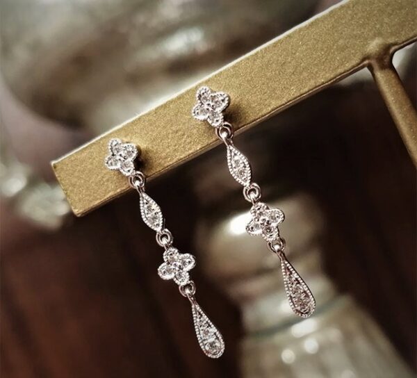 K18WGダイヤピアス