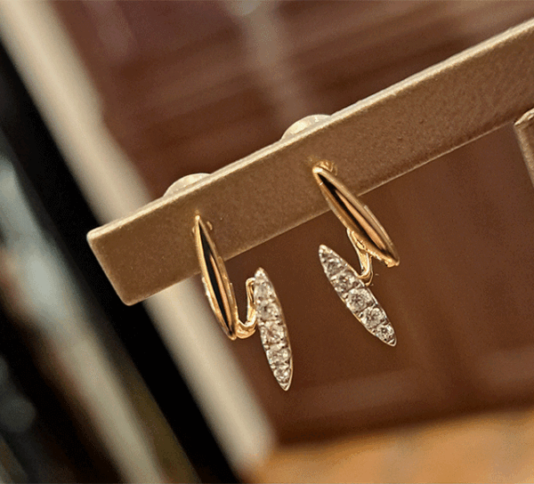 K18/WGダイヤピアス