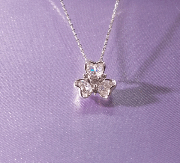 K18WGダイヤモンドペンダント