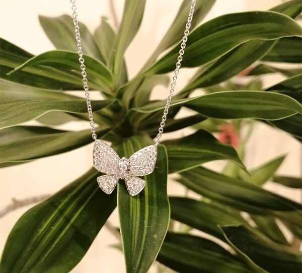 K18WGダイヤペンダント