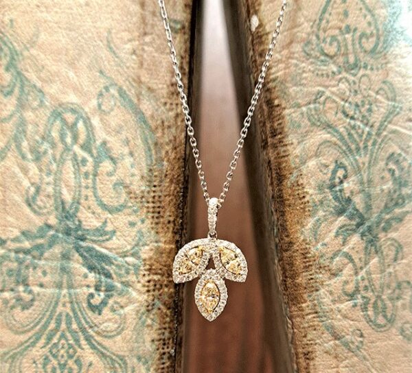 K18WGダイヤペンダント