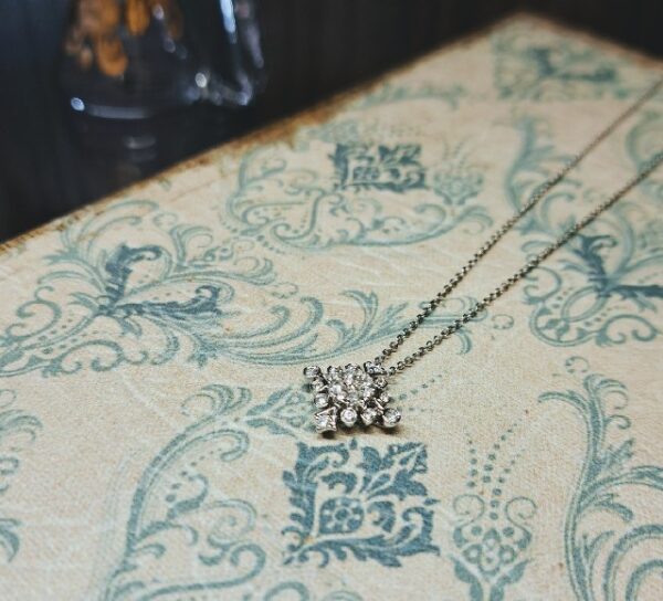 K18WGダイヤぺンダント