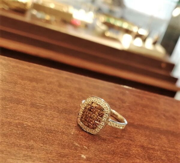 K18WGダイヤモンドリング