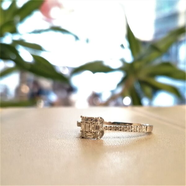 K18WGダイヤモンドリング