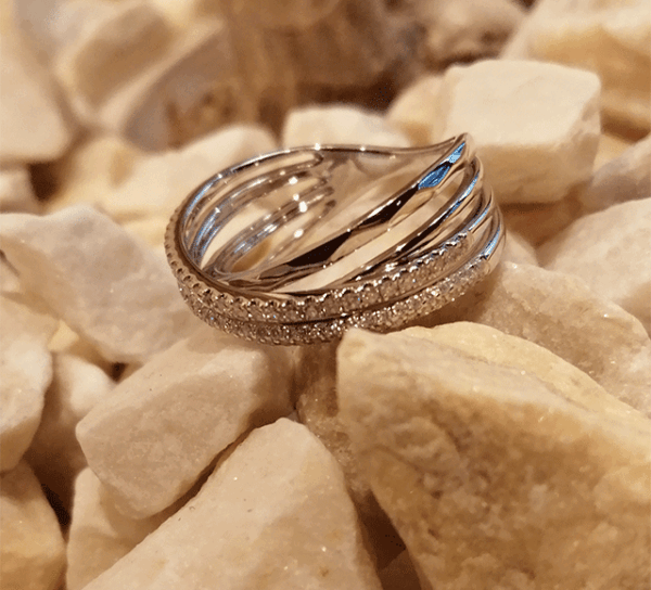 K18WGダイヤモンドリング