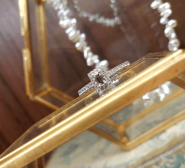 K18WGダイヤモンドリング