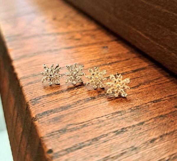 K18YG/PTダイヤピアス