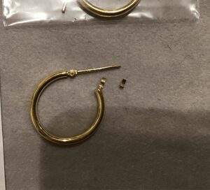 ピアスの修理