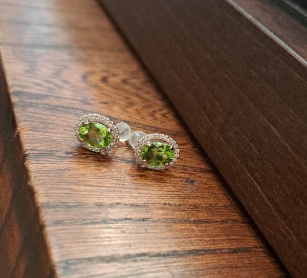 PTペリドットピアス